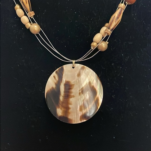 Vintage Brown Leopard Animal Print Mother of Pearl Pendant Beaded Necklace - Picture 2 of 3